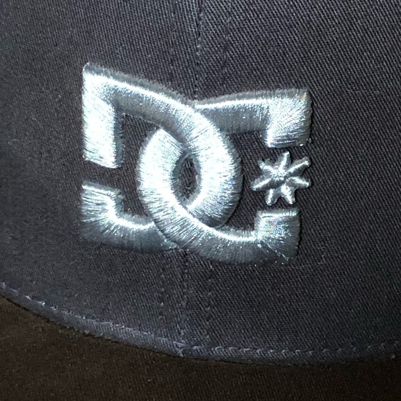 DC Yupoong Snap Back Hat/Cap - Picture 2 of 9